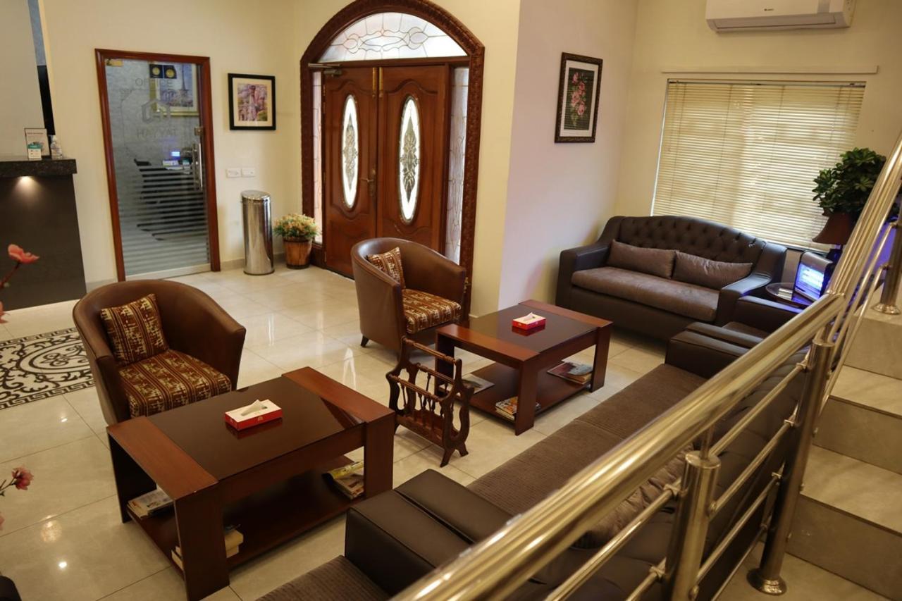 Hayyat Luxury Hotel Suites Lahore Esterno foto
