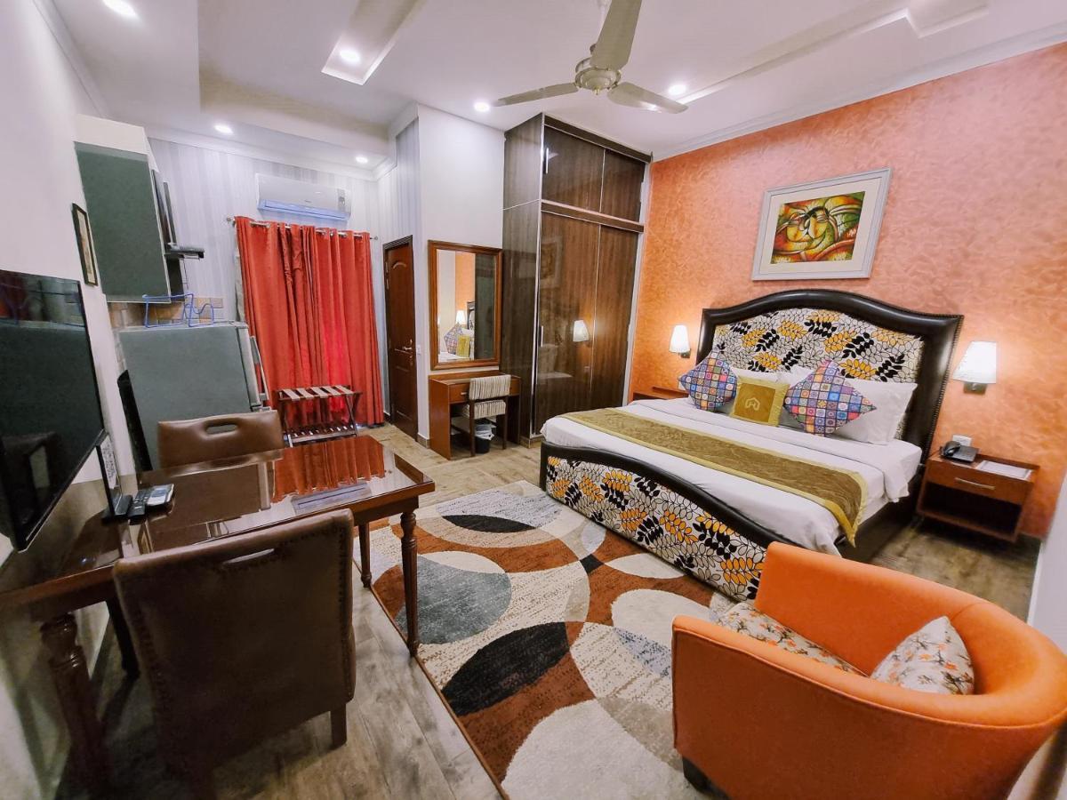Hayyat Luxury Hotel Suites Lahore Esterno foto