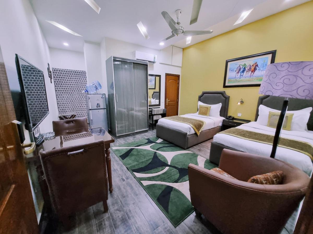 Hayyat Luxury Hotel Suites Lahore Esterno foto