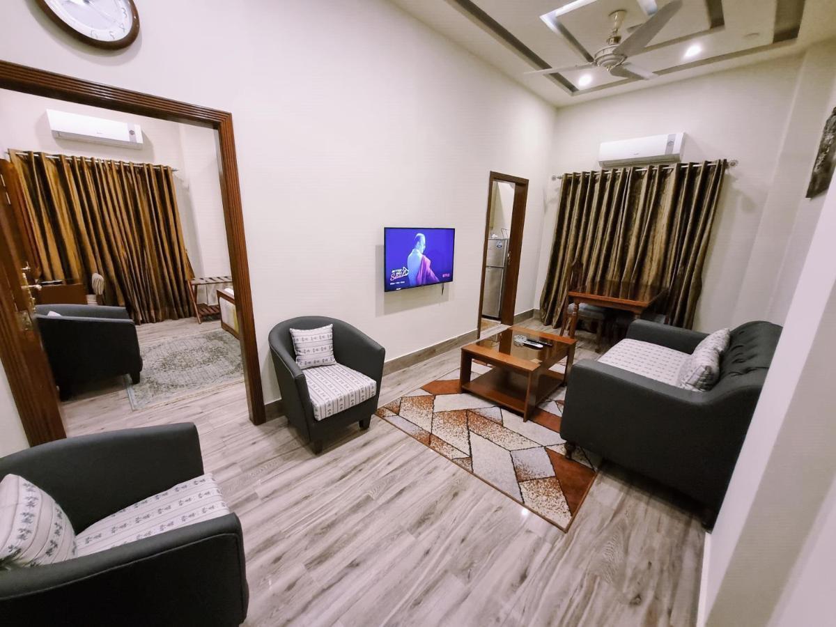 Hayyat Luxury Hotel Suites Lahore Esterno foto