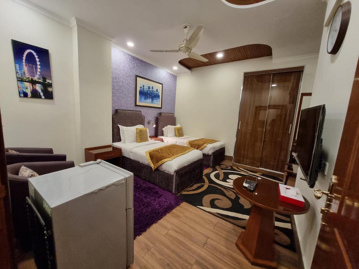 Hayyat Luxury Hotel Suites Lahore Esterno foto