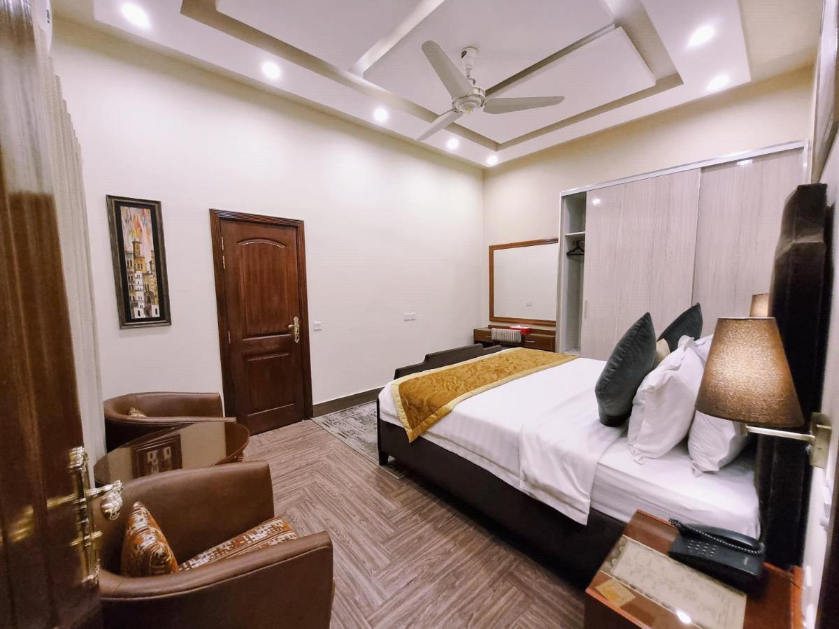 Hayyat Luxury Hotel Suites Lahore Esterno foto