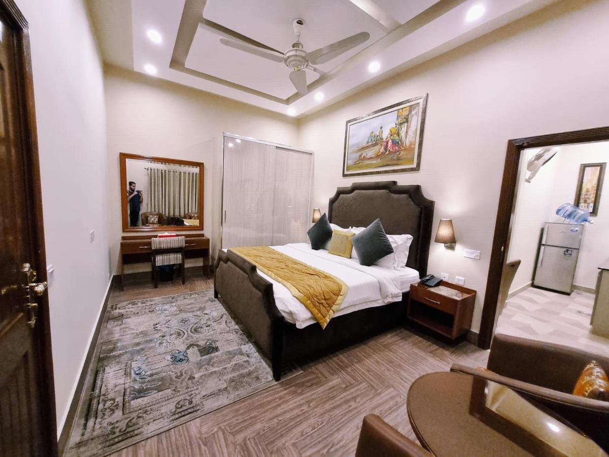 Hayyat Luxury Hotel Suites Lahore Esterno foto