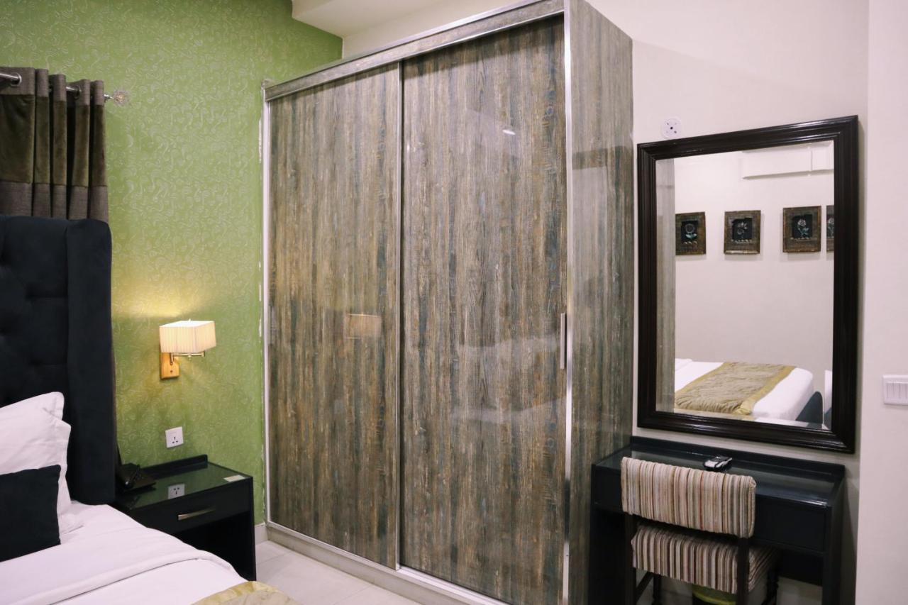 Hayyat Luxury Hotel Suites Lahore Esterno foto