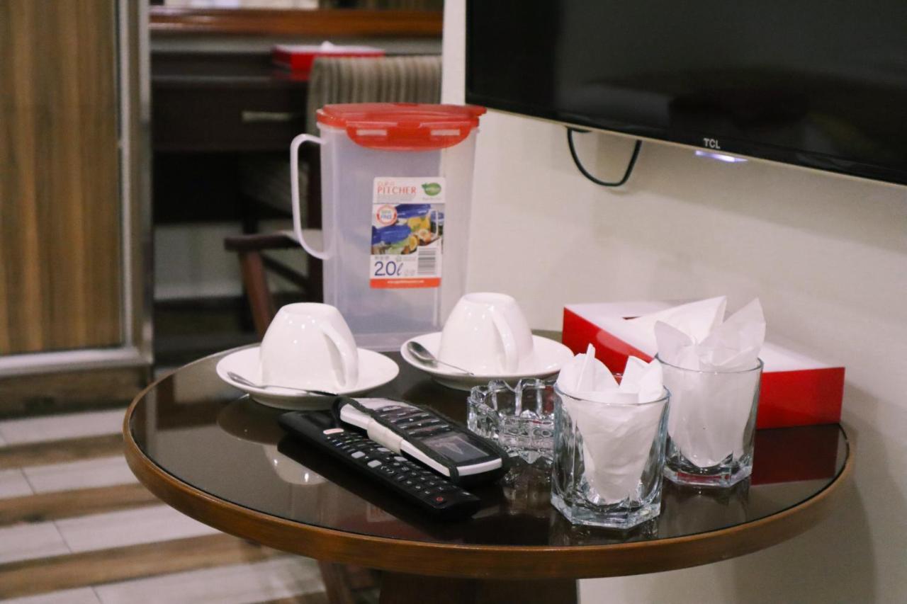 Hayyat Luxury Hotel Suites Lahore Esterno foto